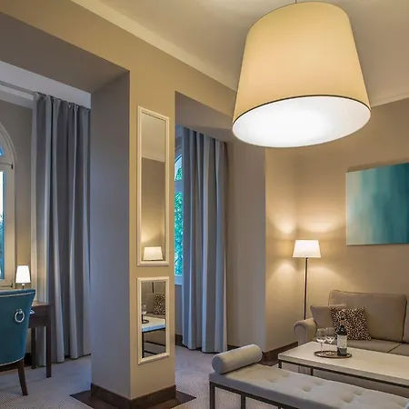 Maxymilian Unique - Adults Only コウォブジェク