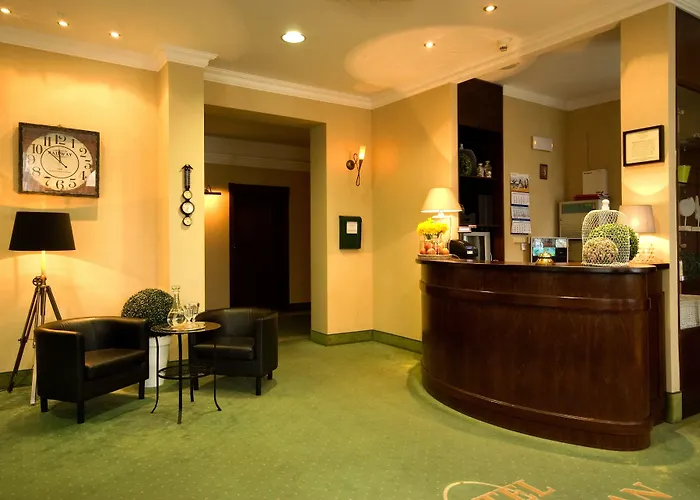 Maxymilian Unique - Adults Only 3*