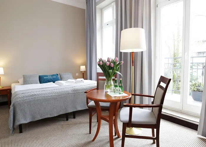 Maxymilian Unique - Adults Only