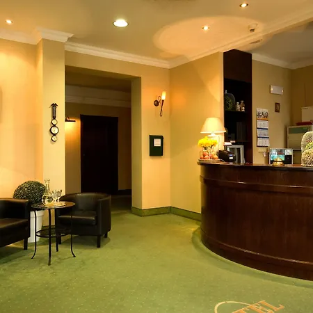 Maxymilian Unique - Adults Only 3*