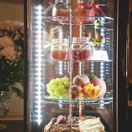 Maxymilian Unique - Adults Only