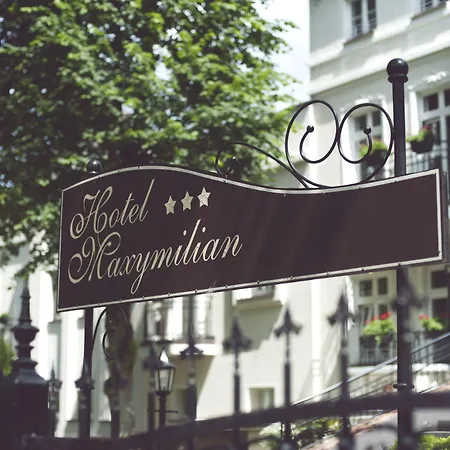 Maxymilian Unique - Adults Only