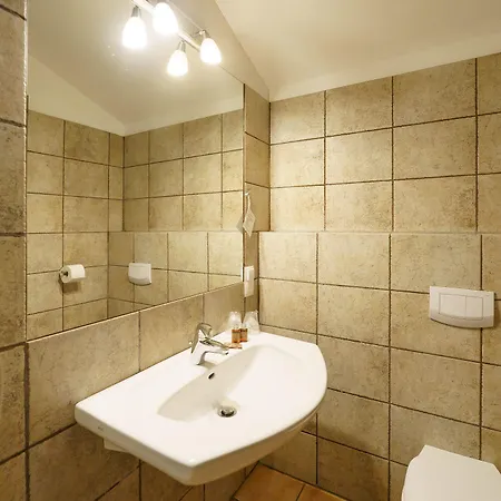 Maxymilian Unique - Adults Only 科沃布热格