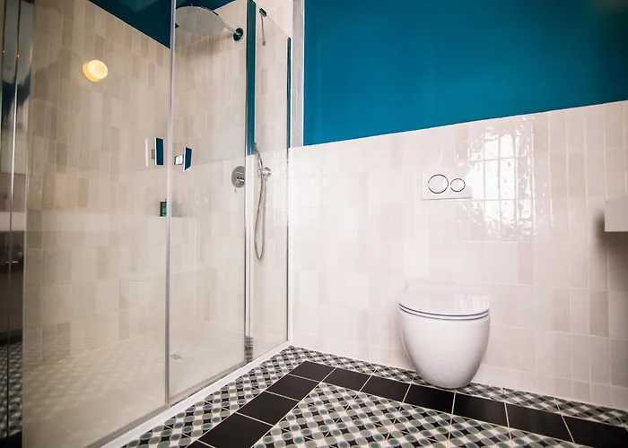 Maxymilian Unique - Adults Only