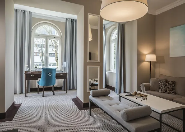 Maxymilian Unique - Adults Only 3*