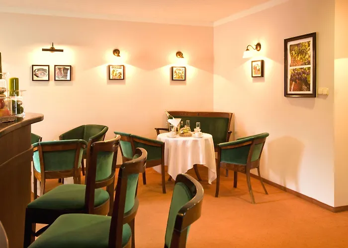 Maxymilian Unique - Adults Only 3*